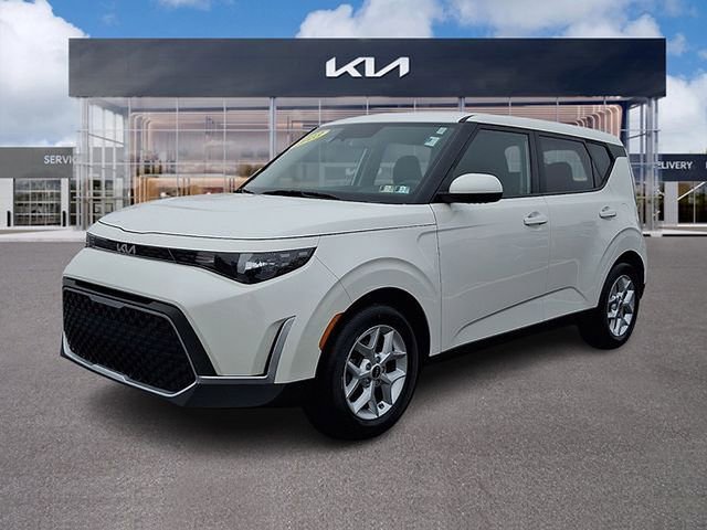 Certified 2023 Kia Soul LX w/ LX Technology Package image 3