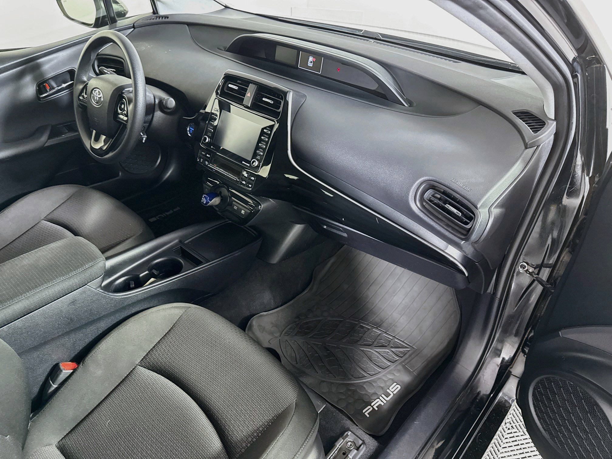 Certified 2021 Toyota Prius LE AWD/4WD image 27