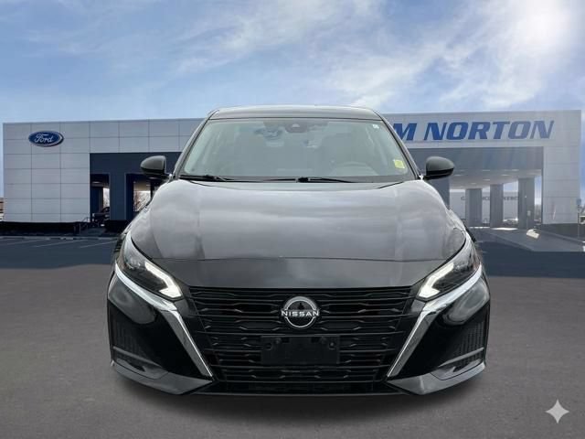 Used 2025 Nissan Altima 2.5 SV FWD image 10