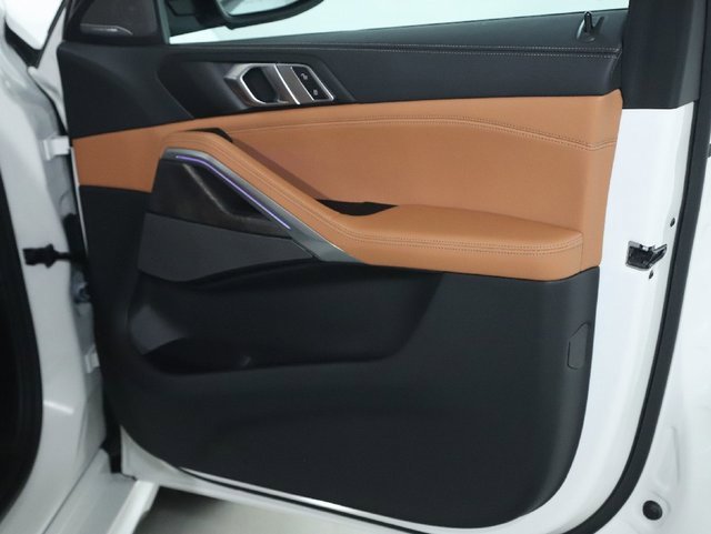 Used 2026 BMW X6 xDrive40i w/ Premium Package image 34