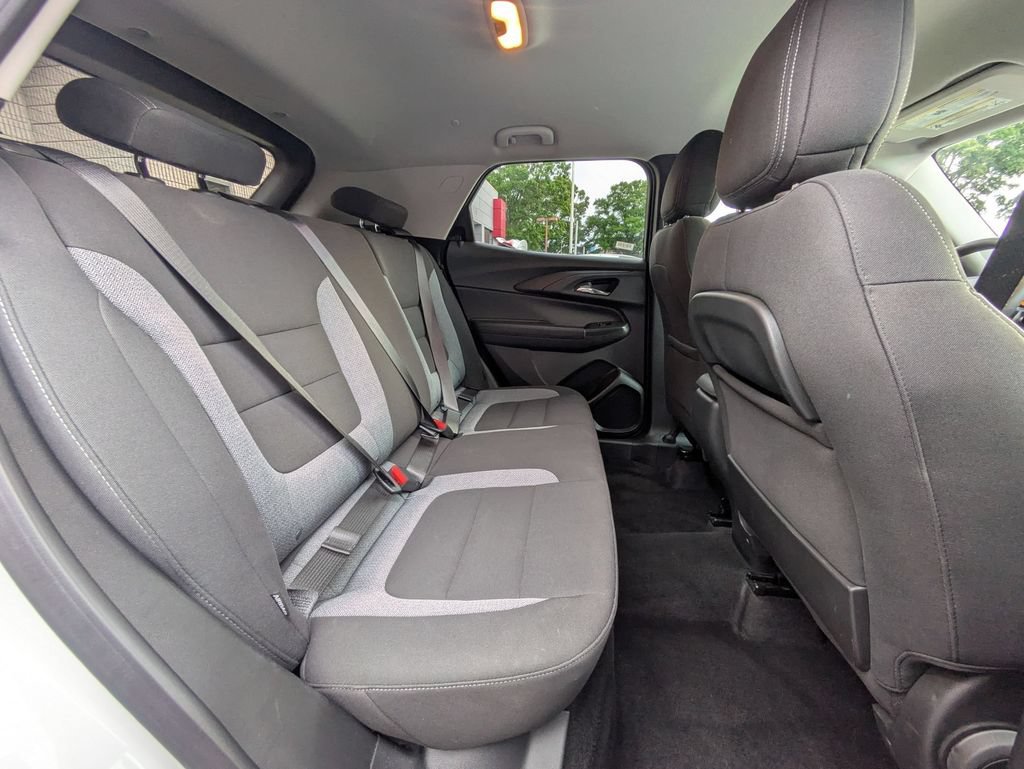 Used 2025 Chevrolet TrailBlazer LT AWD/4WD image 29