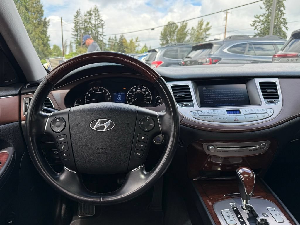 Used 2011 Hyundai Genesis 4.6 RWD image 20