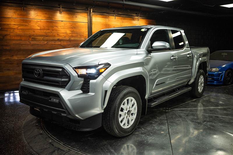 Used 2025 Toyota Tacoma SR5 RWD image 2