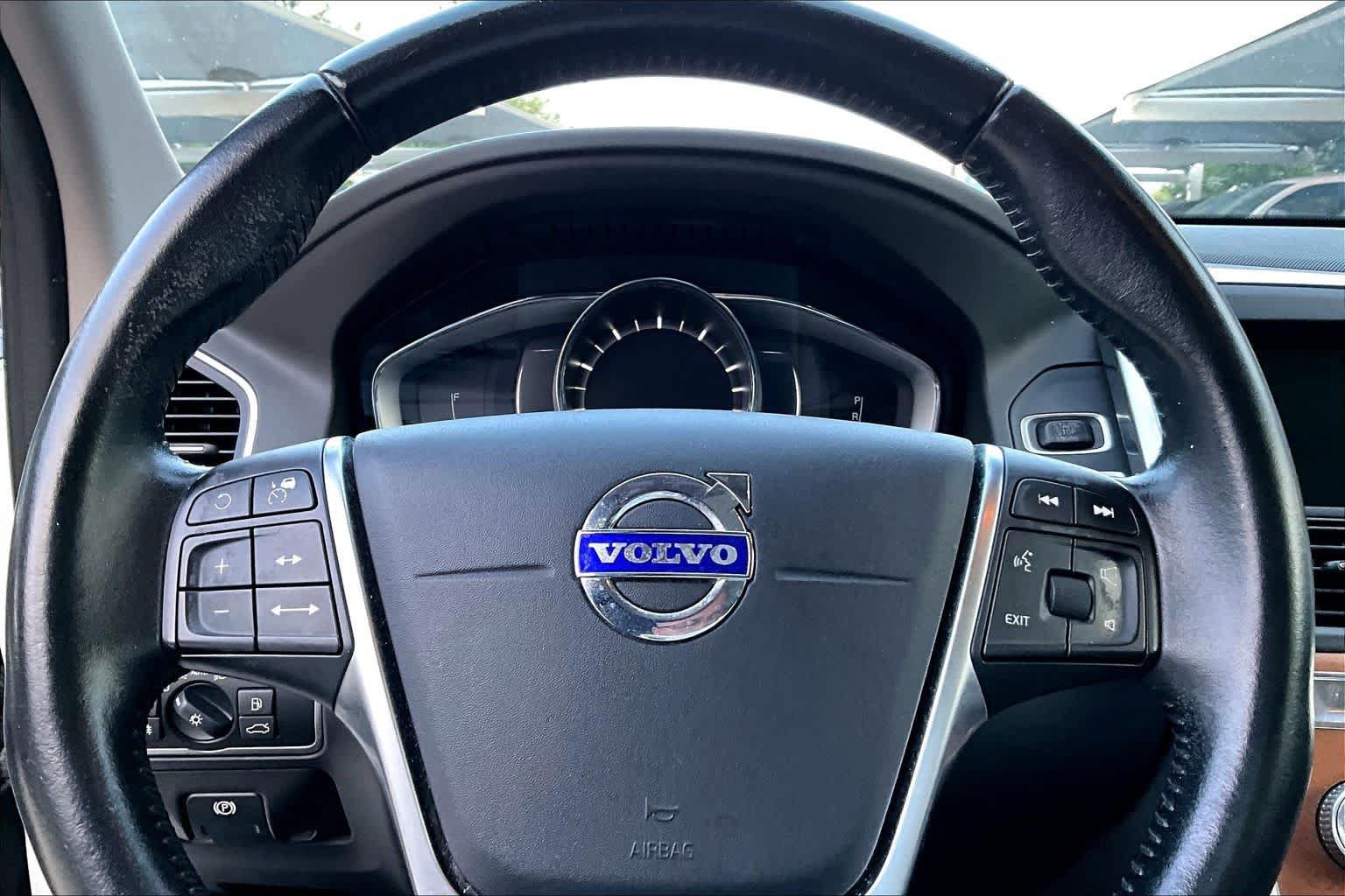 Used 2017 Volvo XC60 T5 Inscription w/ Advanced Package AWD/4WD image 28