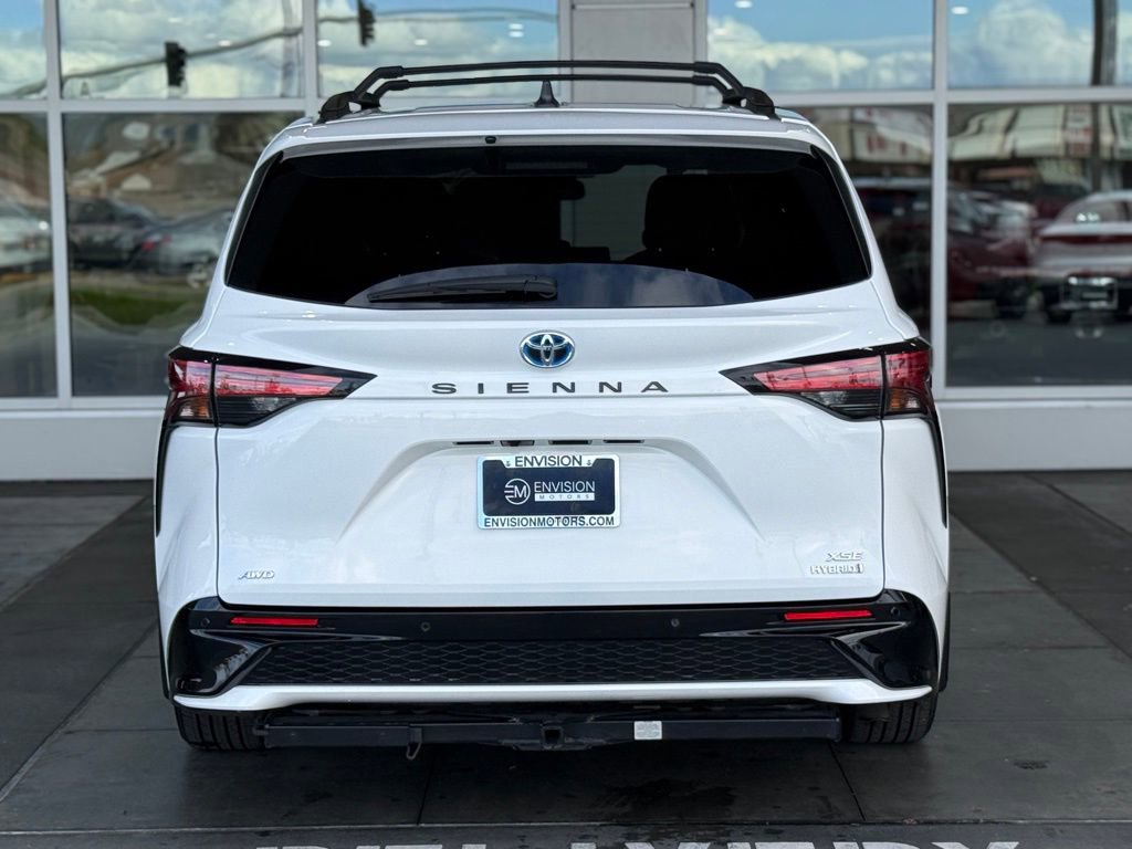 Certified 2021 Toyota Sienna XSE image 10