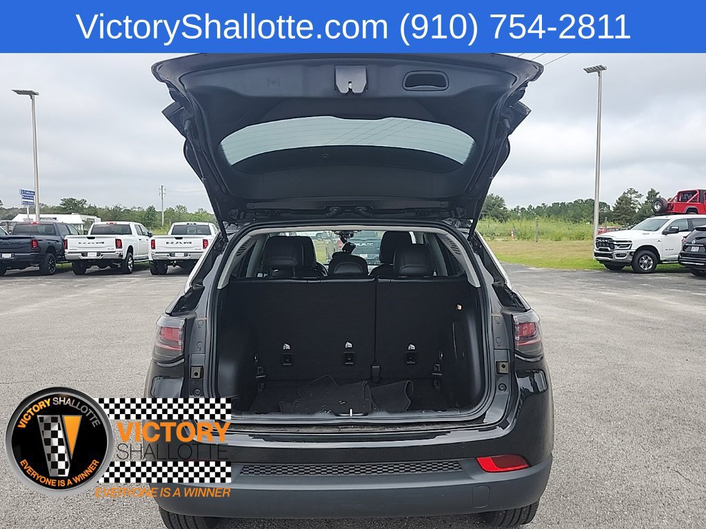 Used 2022 Jeep Compass Latitude w/ Sun and Sound Group AWD/4WD image 26
