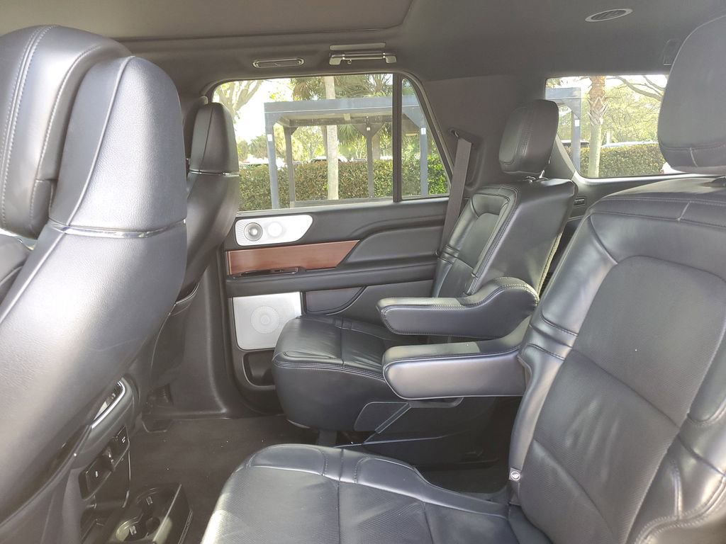 Used 2022 Lincoln Navigator Reserve AWD/4WD image 11