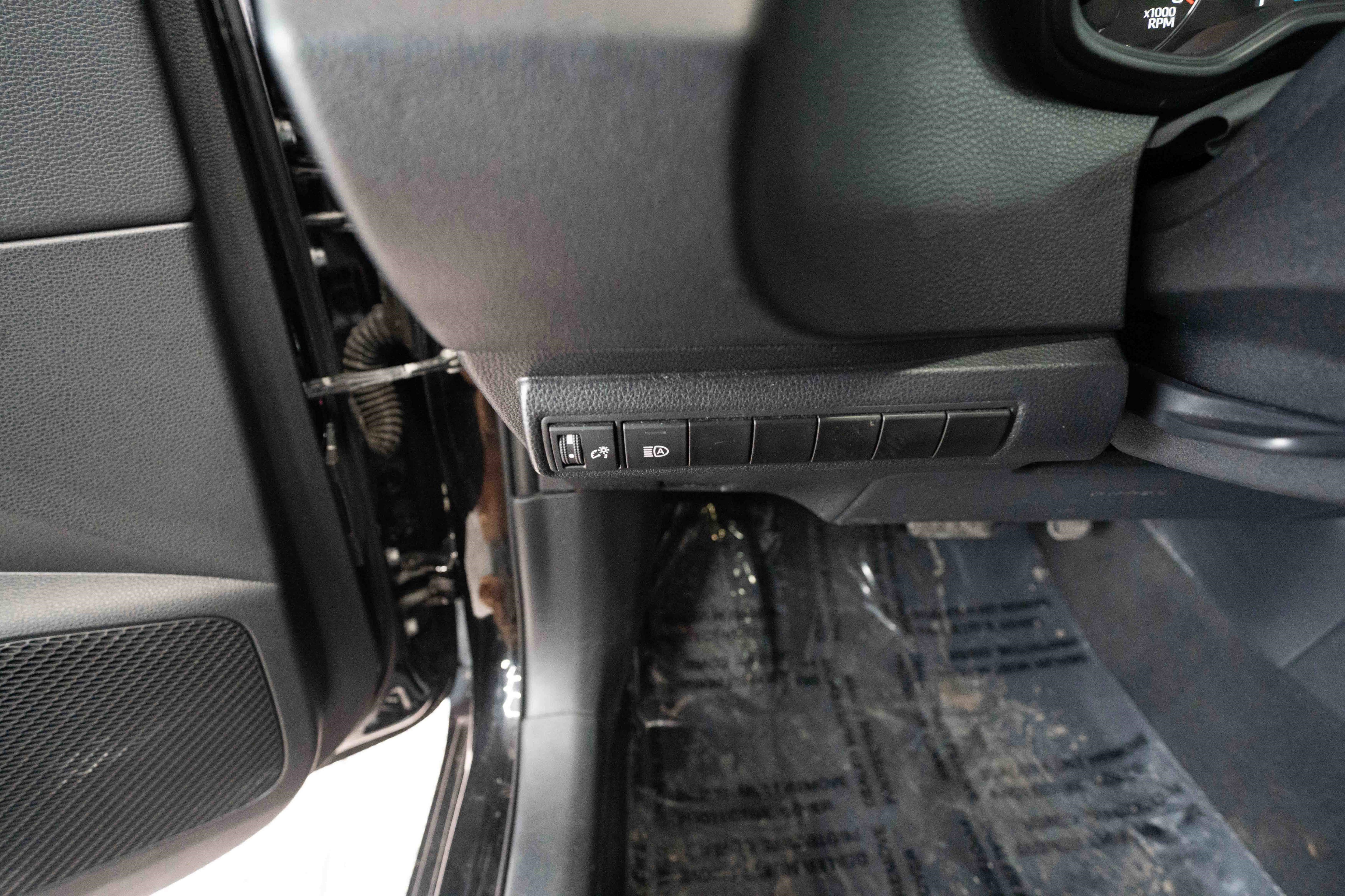 Used 2024 Toyota Corolla SE image 11