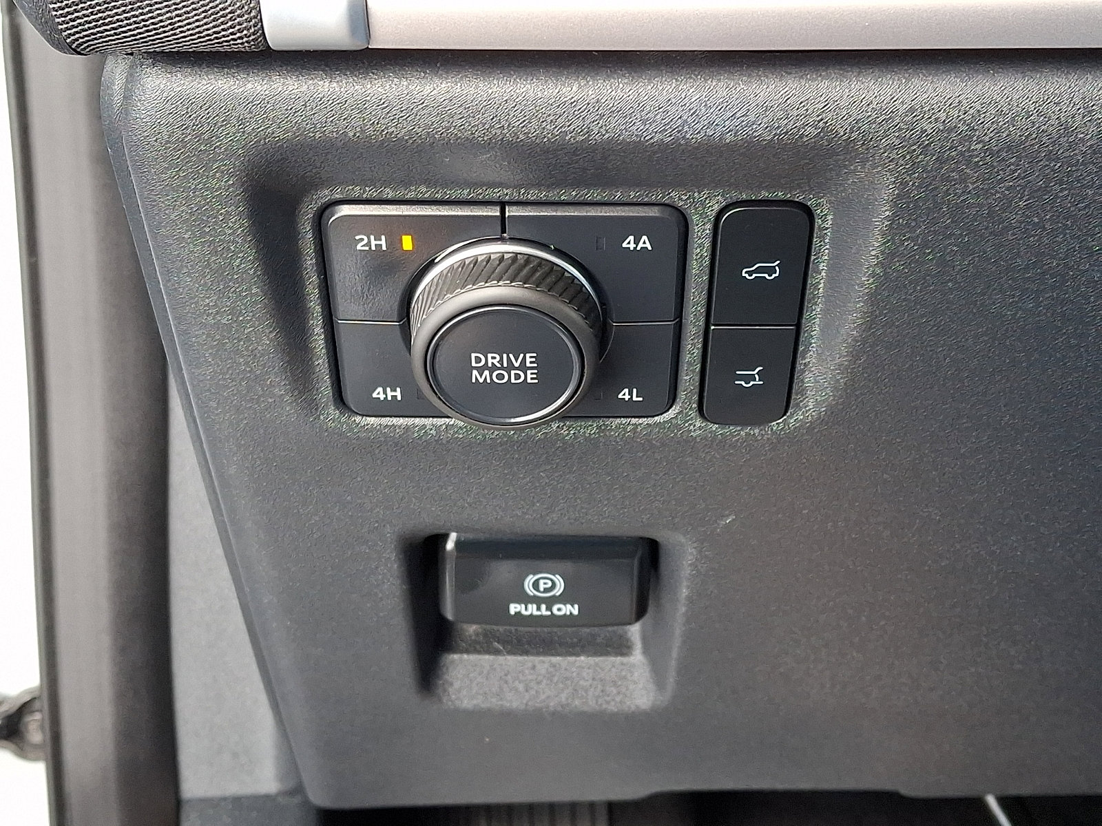 Used 2025 Ford Expedition Active image 28