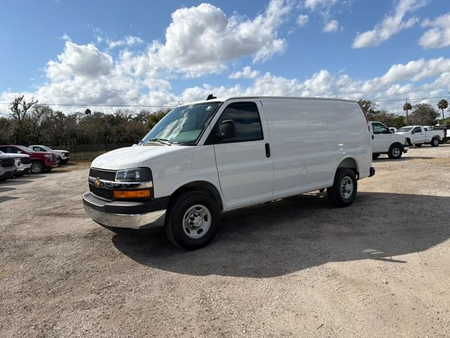 New 2026 Chevrolet Express 2500 w/ Driver Convenience Package RWD video 2