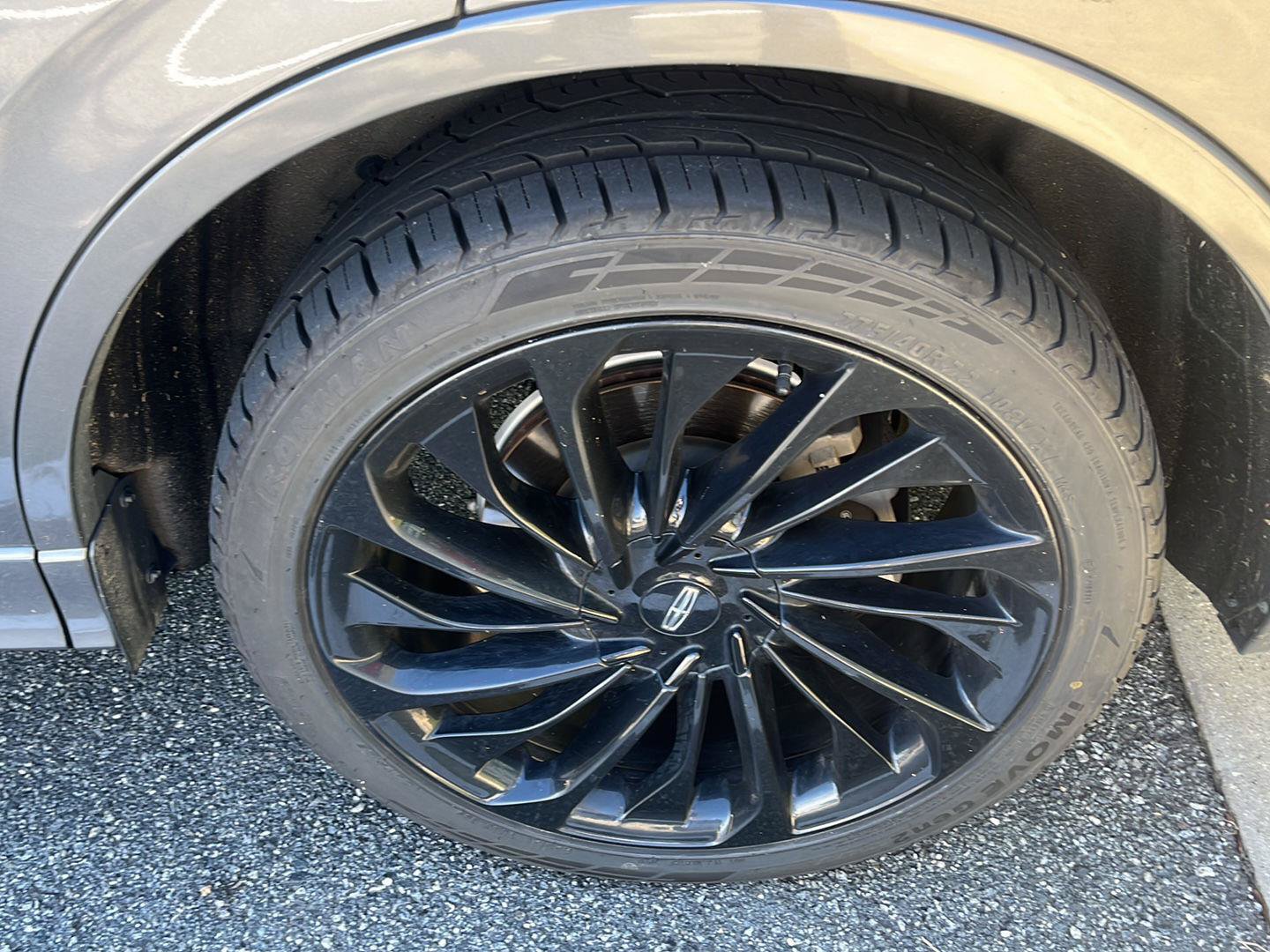 Used 2022 Lincoln Aviator Reserve w/ Equipment Group 201A AWD/4WD image 14