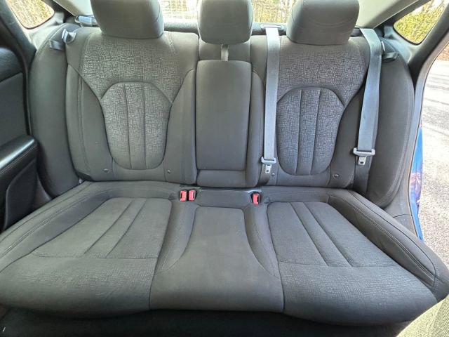 Used 2016 Chrysler 200 Limited image 26