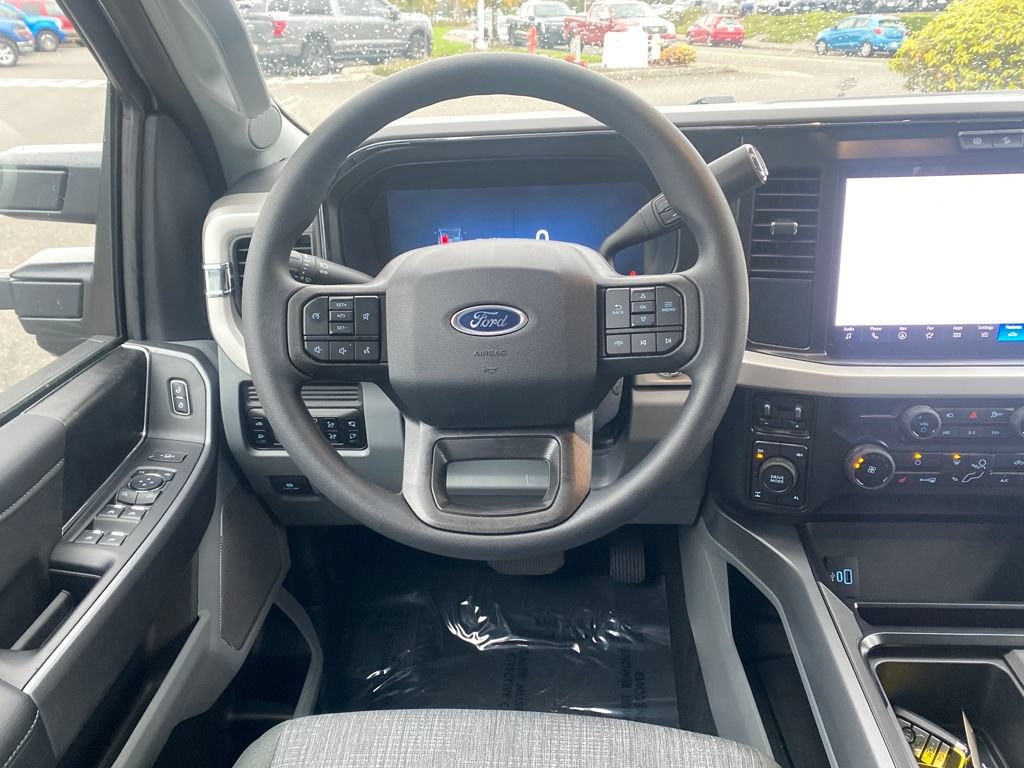 New 2026 Ford F250 XLT w/ XLT Premium Package AWD/4WD image 16