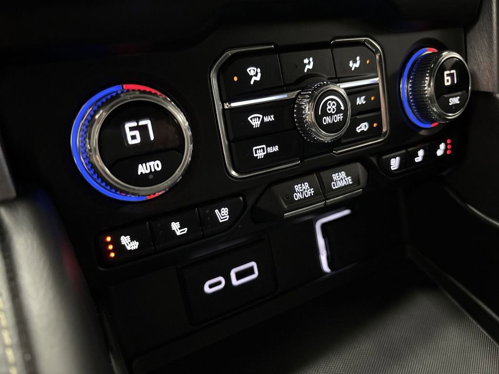 Used 2024 GMC Yukon SLT w/ SLT Luxury Package image 52