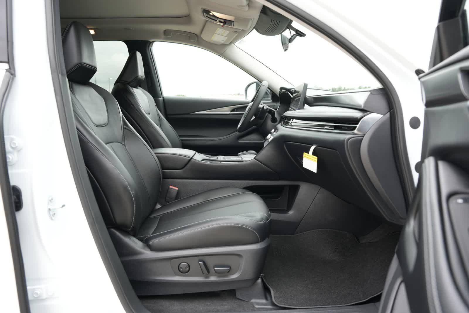Certified 2027 INFINITI QX60 Pure w/ Cargo Package FWD image 23
