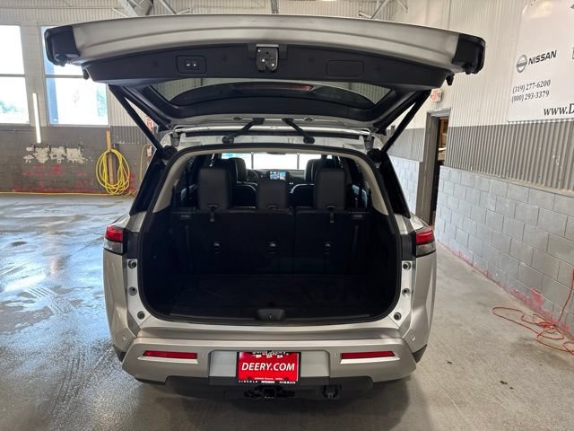 Certified 2024 Nissan Pathfinder SL w/ SL Premium Package AWD/4WD image 14