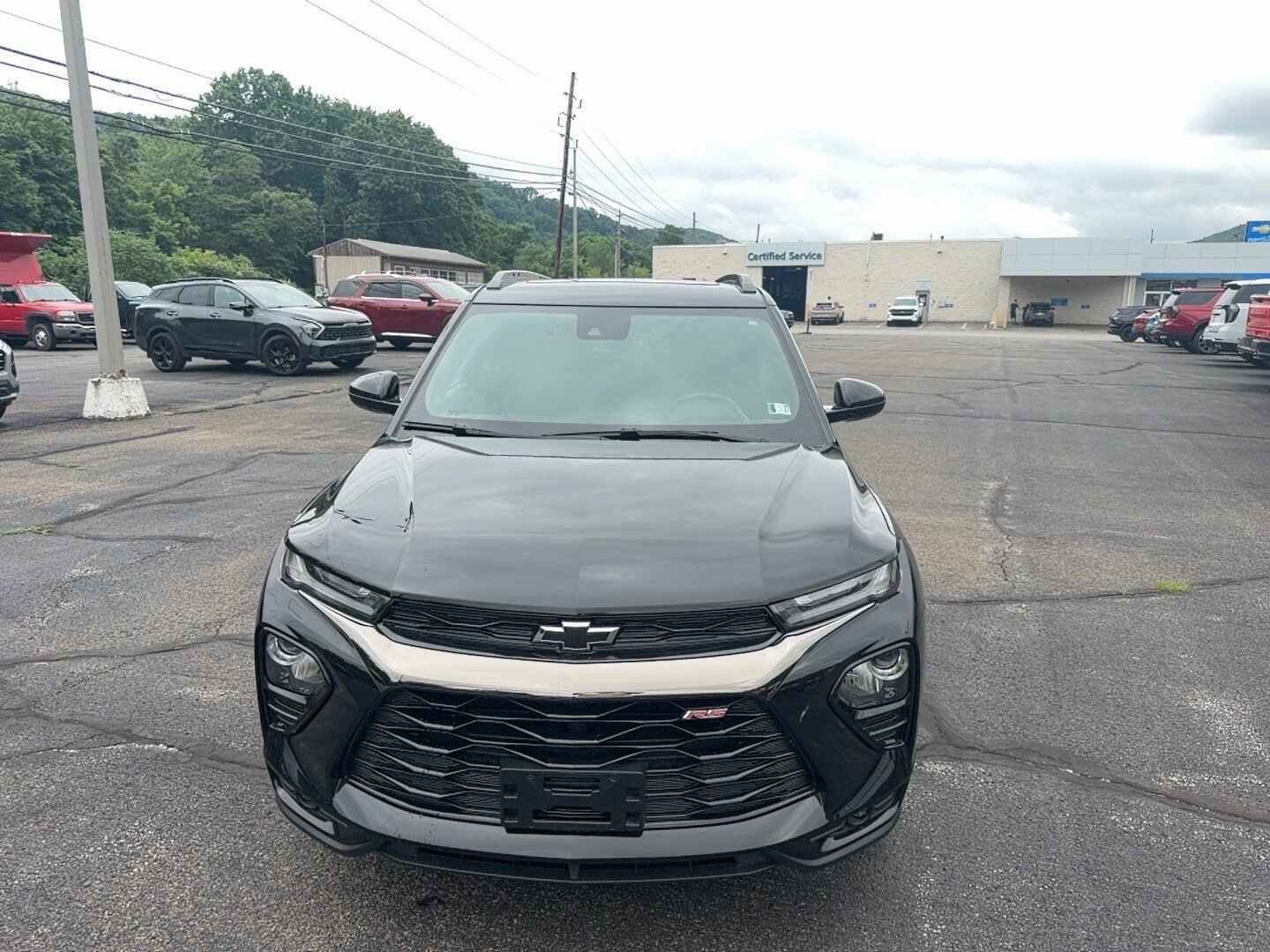 Used 2023 Chevrolet TrailBlazer RS w/ Sun and Liftgate Package AWD/4WD image 2