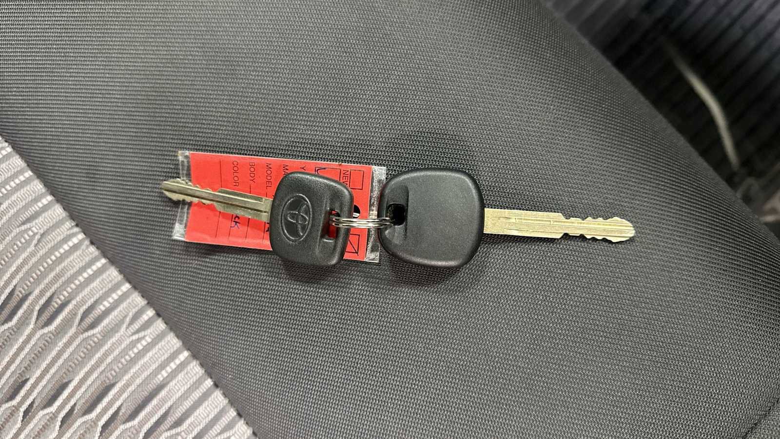 Certified 2017 Toyota Tundra SR5 image 31