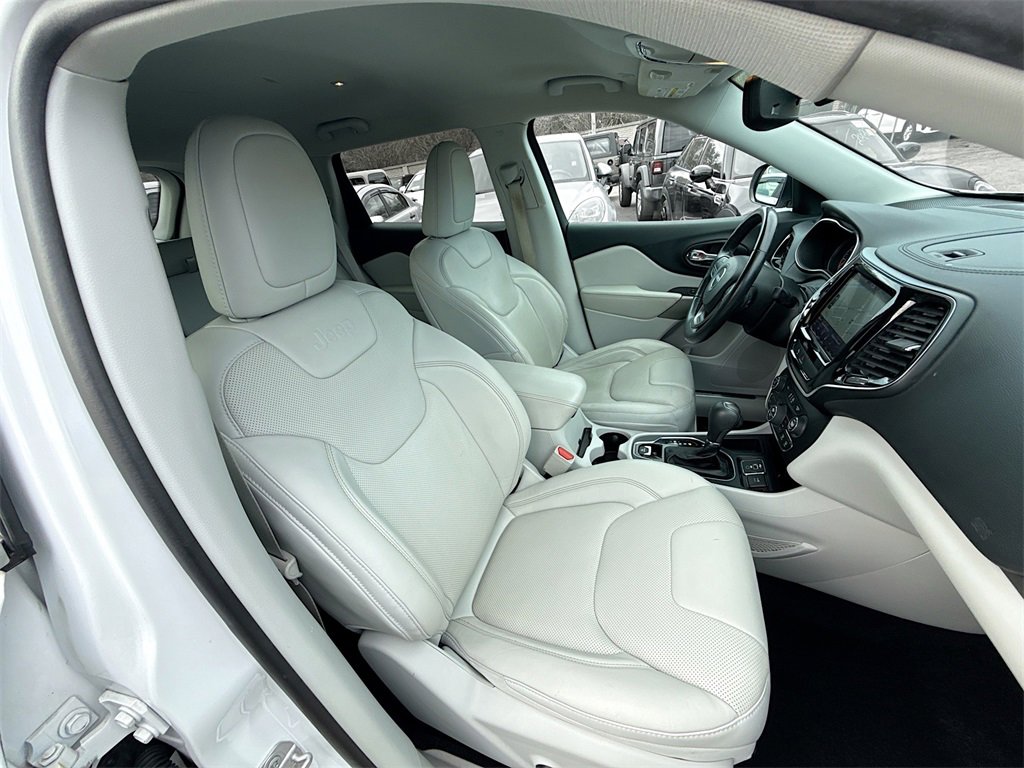 Used 2020 Jeep Cherokee Limited image 32