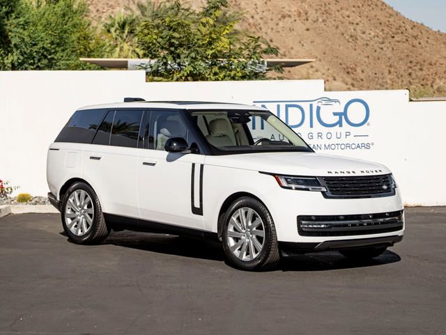 Used 2023 Land Rover Range Rover SE image 4