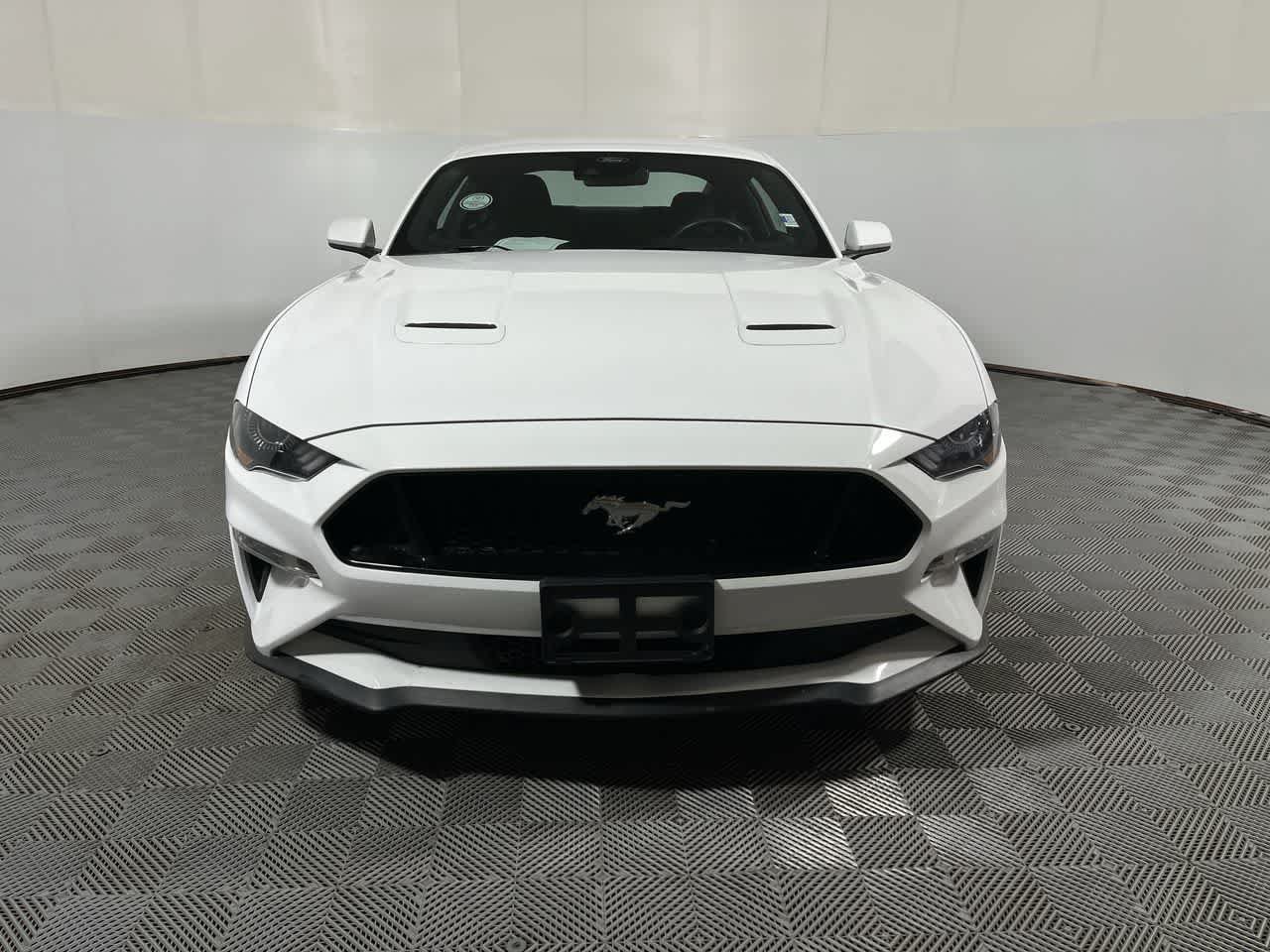 Used 2023 Ford Mustang GT RWD image 3