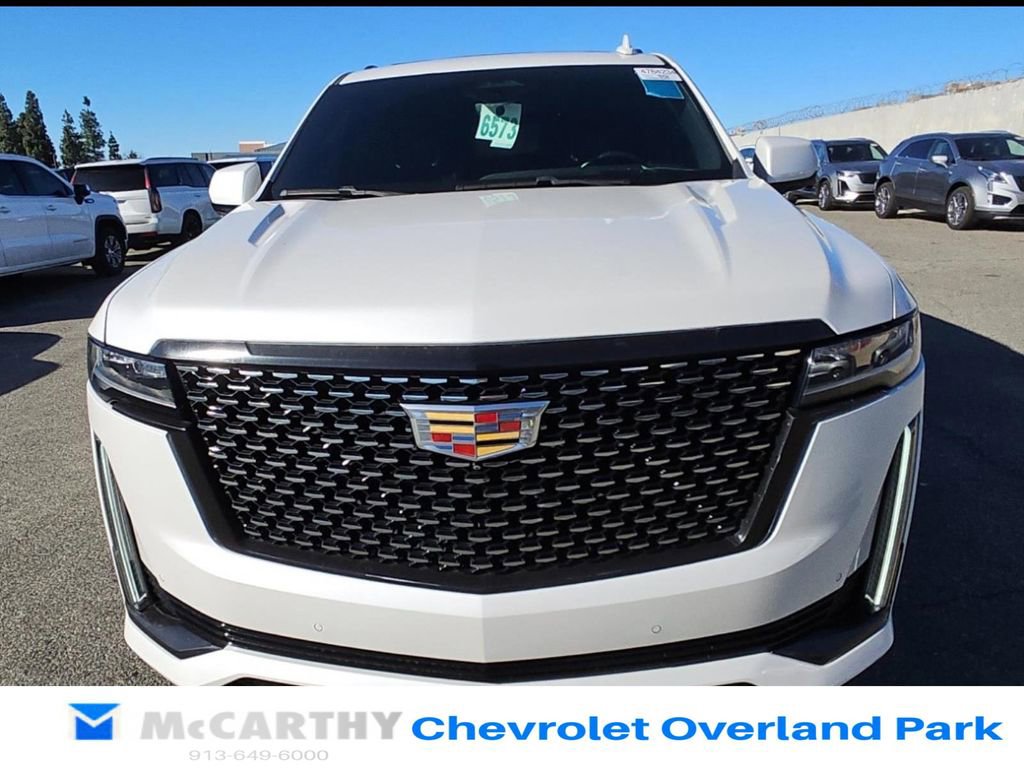 Used 2023 Cadillac Escalade Premium Luxury w/ LPO, Illumination Package AWD/4WD image 4