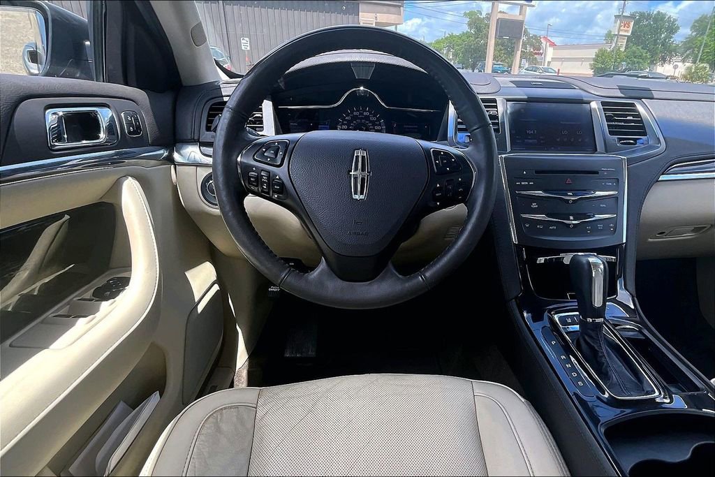 Used 2013 Lincoln MKS FWD image 8