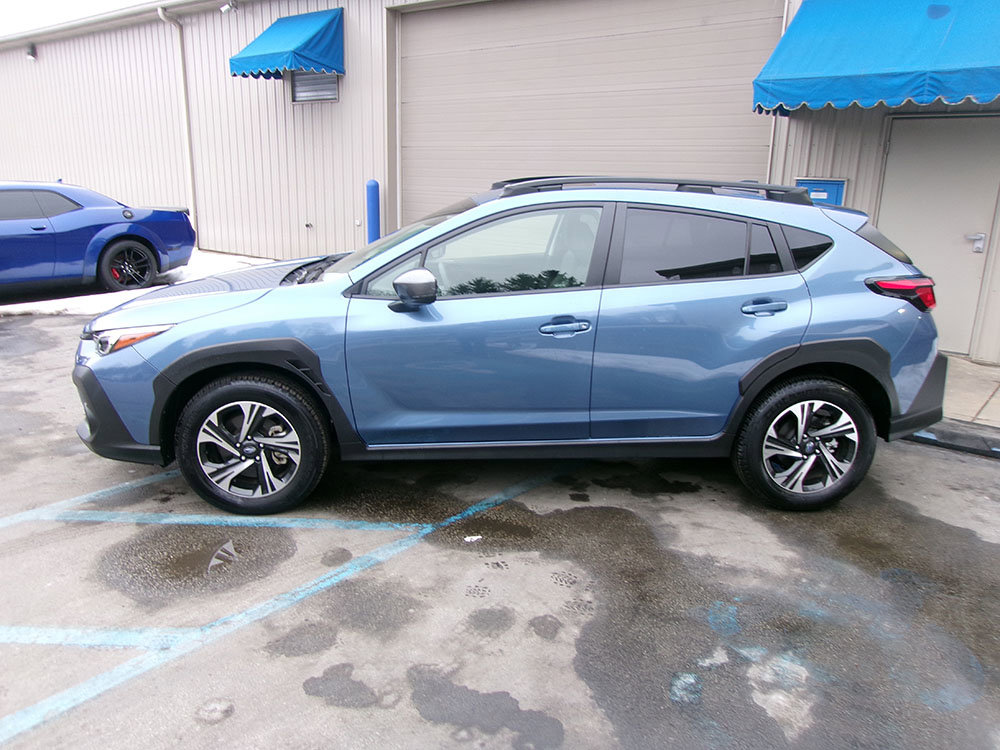 Used 2024 Subaru Crosstrek 2.0i Premium AWD/4WD image 3