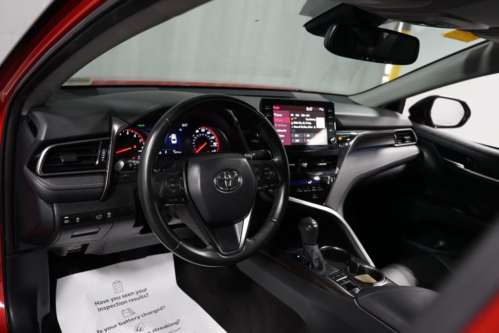 Used 2022 Toyota Camry XSE image 11
