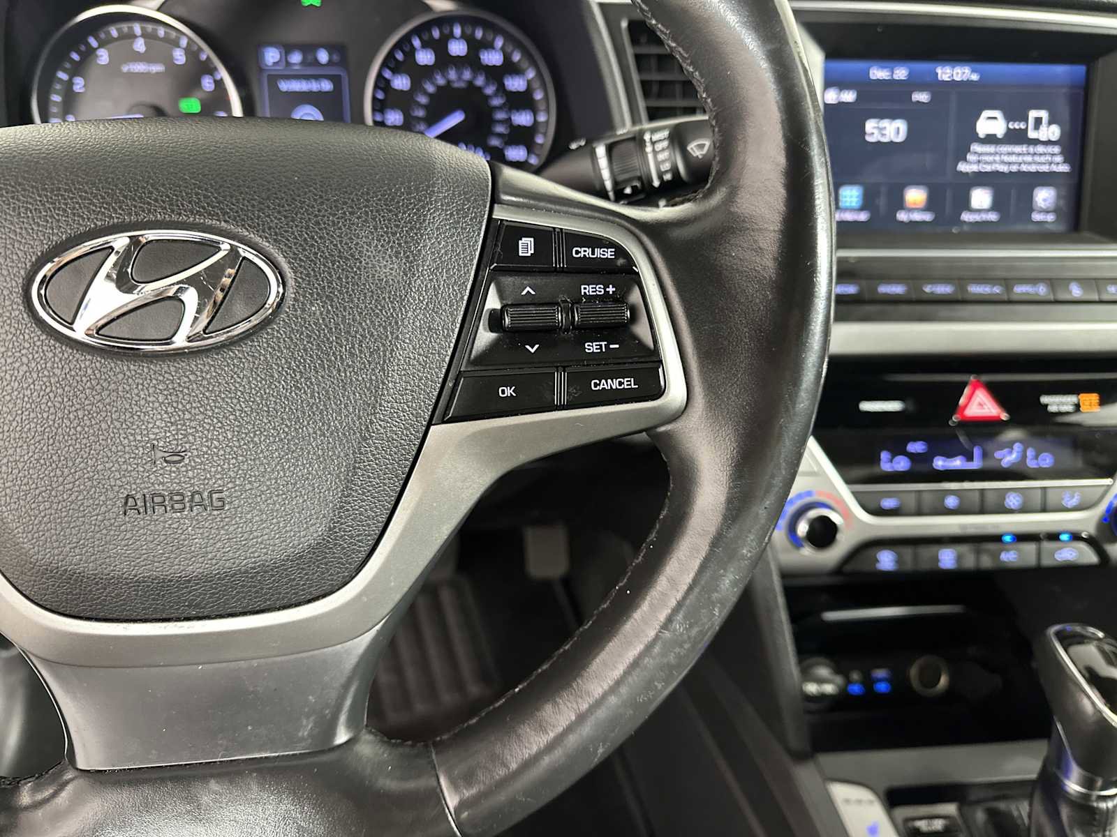 Used 2017 Hyundai Elantra Limited image 22