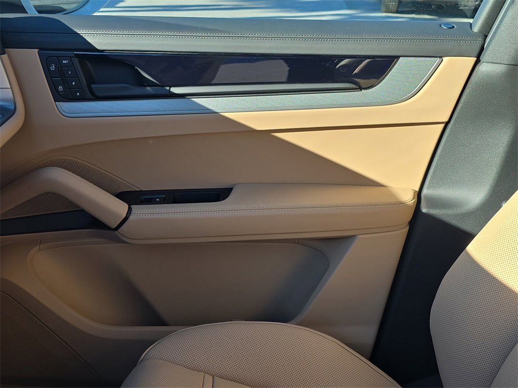 New 2026 Porsche Cayenne S image 23