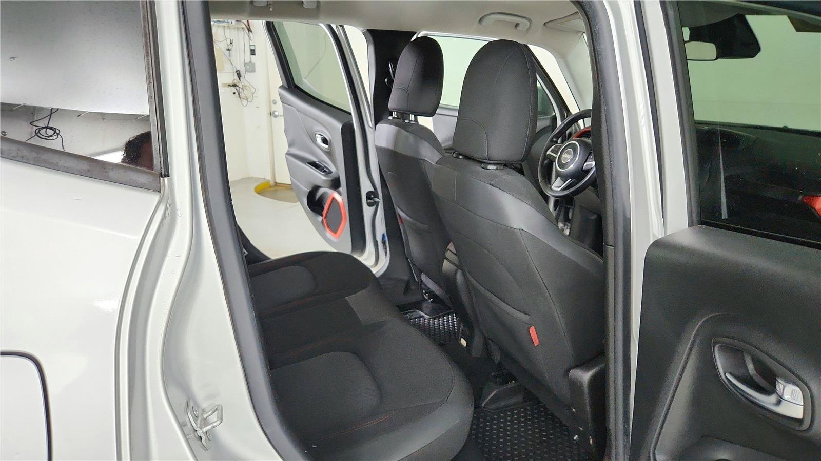 Used 2016 Jeep Renegade Trailhawk AWD/4WD image 26