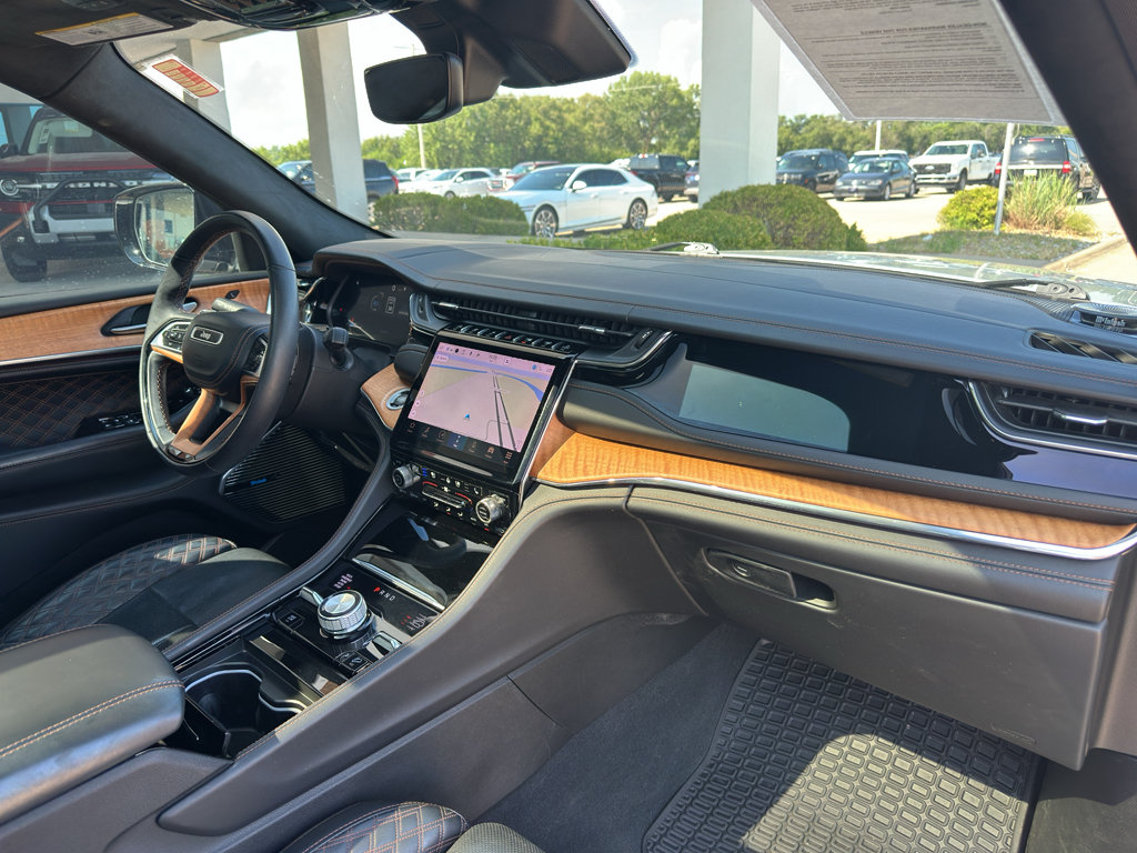 Used 2023 Jeep Grand Cherokee L Summit AWD/4WD image 25