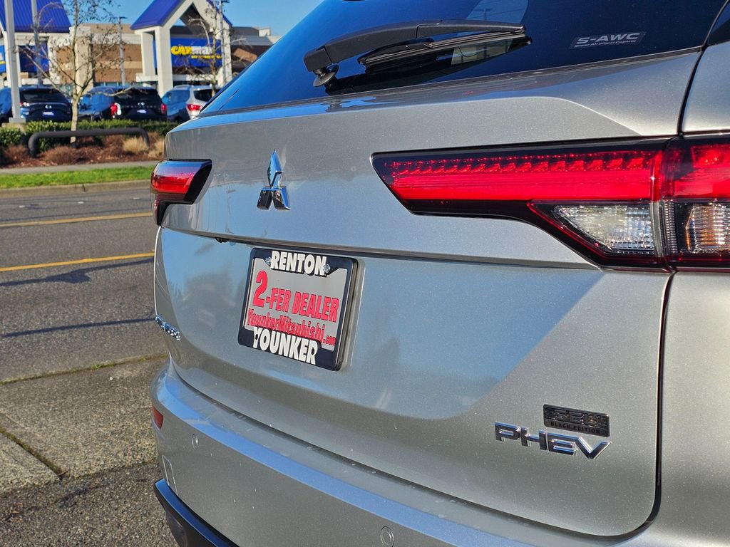 New 2025 Mitsubishi Outlander SEL Black Edition image 10