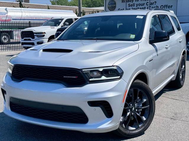 Certified 2025 Dodge Durango R/T w/ Blacktop Package AWD/4WD image 3