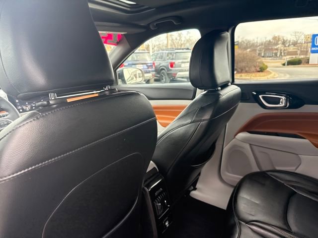 Used 2023 Jeep Compass Limited w/ Sun and Sound Group image 19