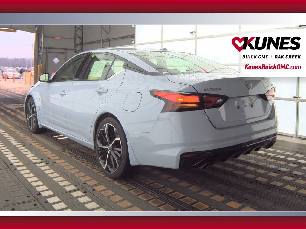 Used 2025 Nissan Altima 2.5 SR FWD image 9