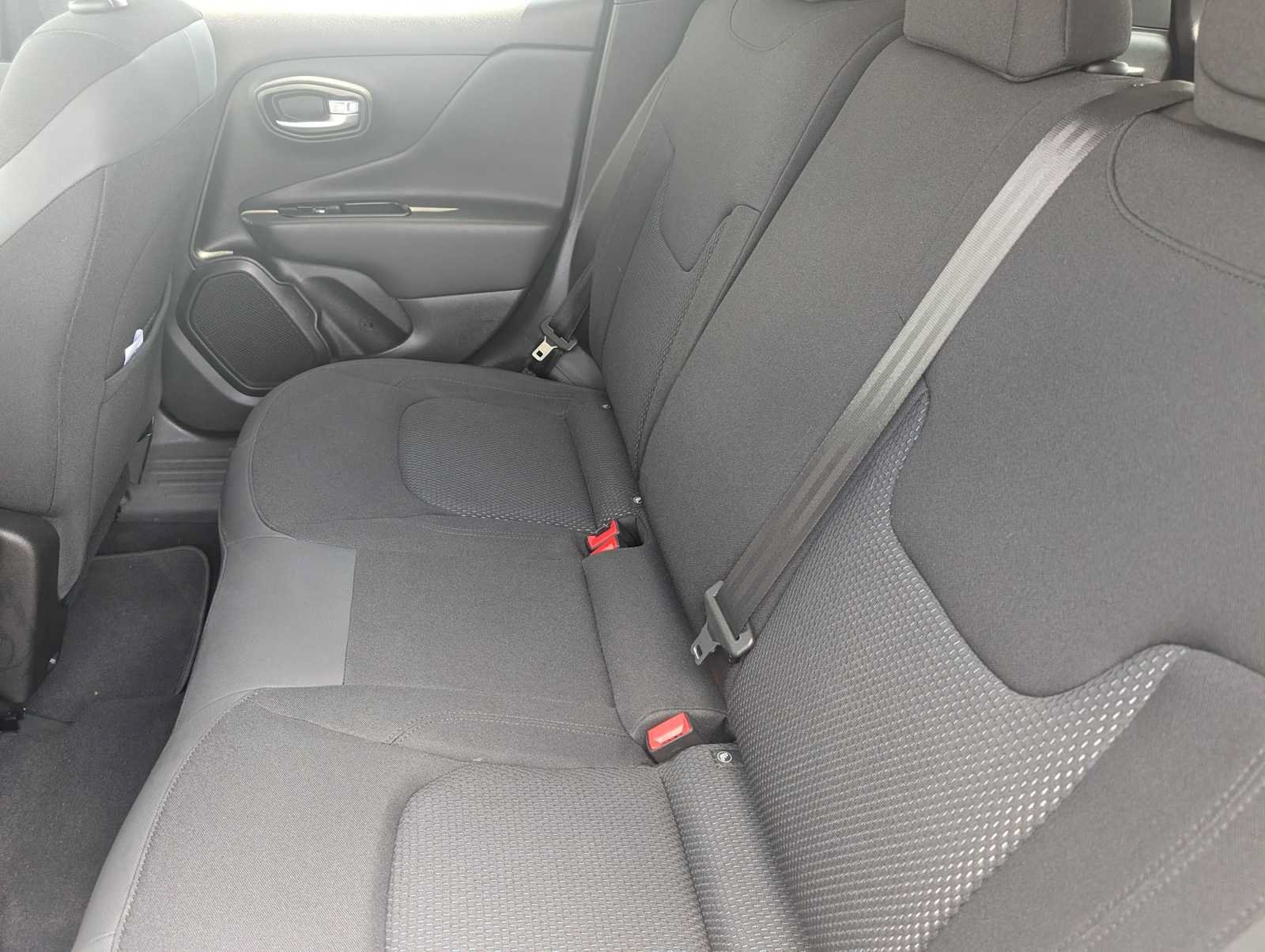 Certified 2020 Jeep Renegade Altitude FWD image 15