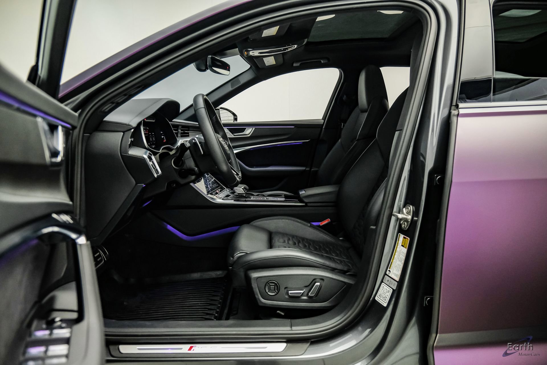 Used 2023 Audi RS 6 w/ Black Optic Package image 43