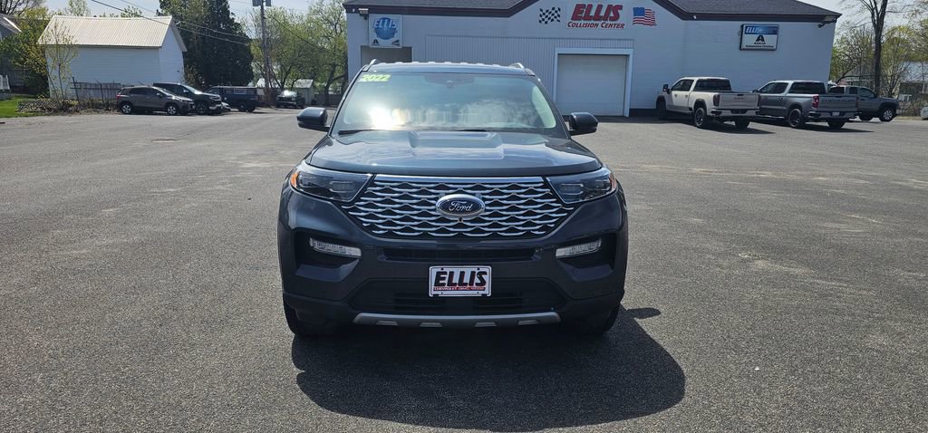 Used 2022 Ford Explorer Platinum w/ Equipment Group 601A AWD/4WD image 2