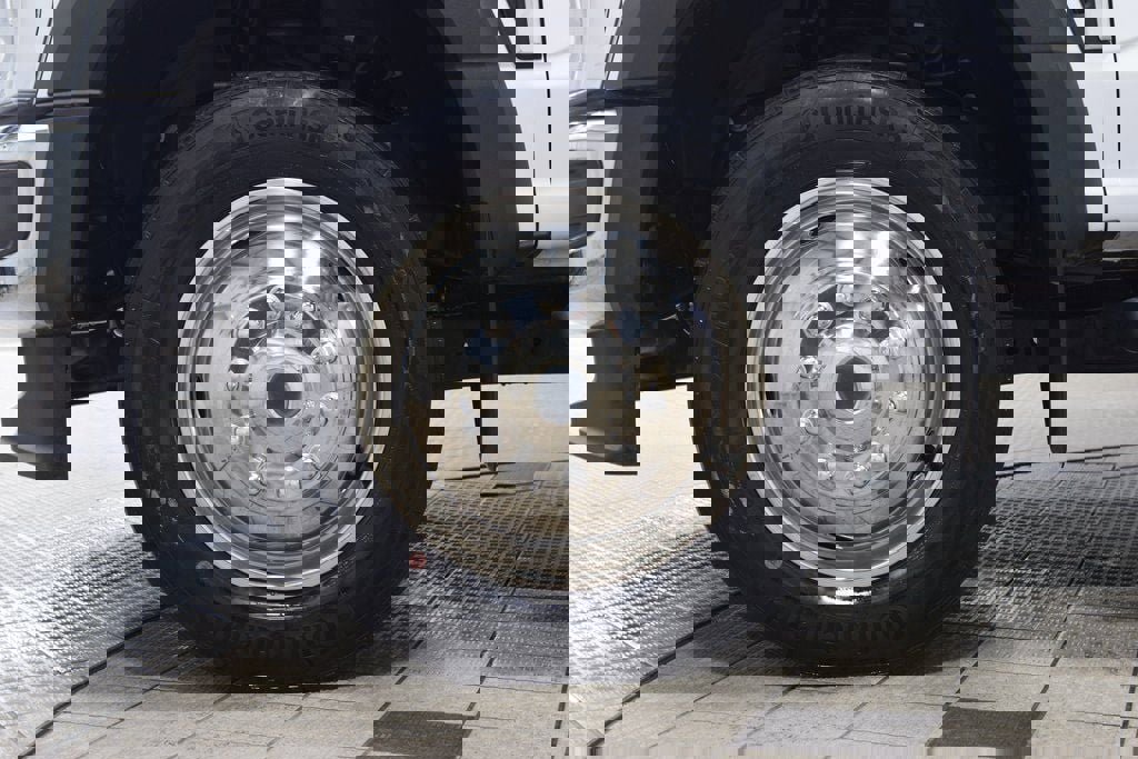 Used 2024 Ford F550 4x4 Crew Cab Super Duty w/ XLT Value Package image 17