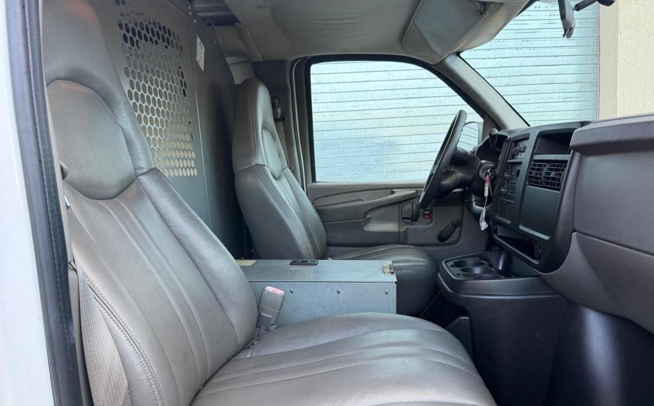 Used 2005 Chevrolet Express 2500 2500 135 WB RWD image 18