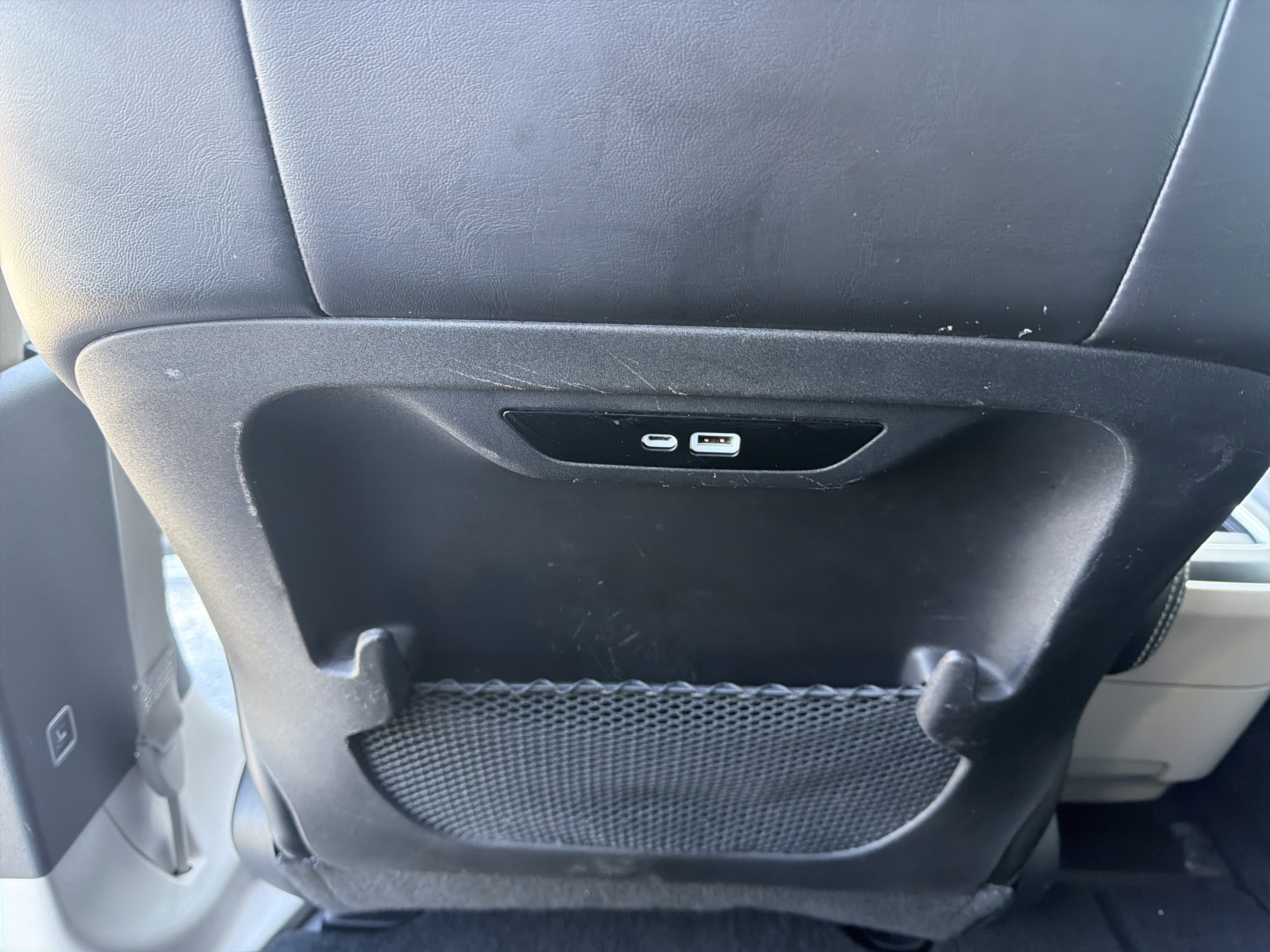 Used 2024 Chrysler Pacifica Touring-L FWD image 32