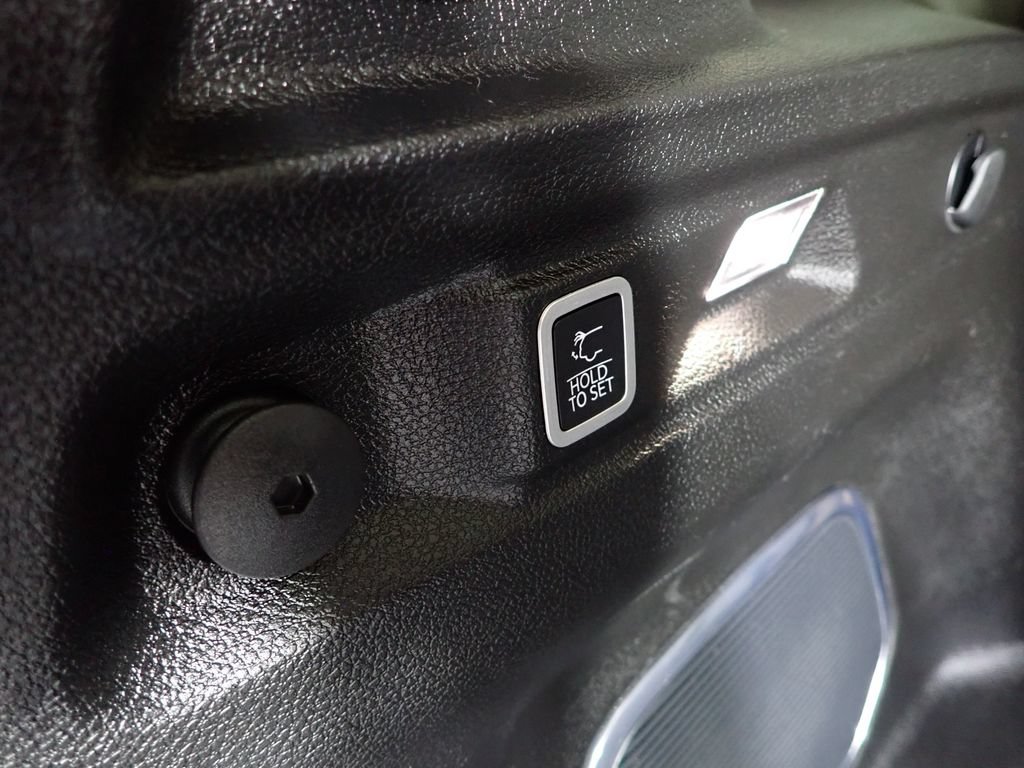Used 2021 Jeep Grand Cherokee L Limited AWD/4WD image 15