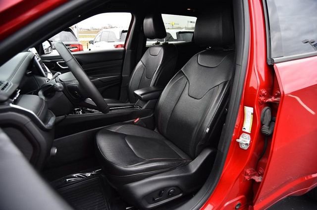 Used 2023 Jeep Compass Limited image 20