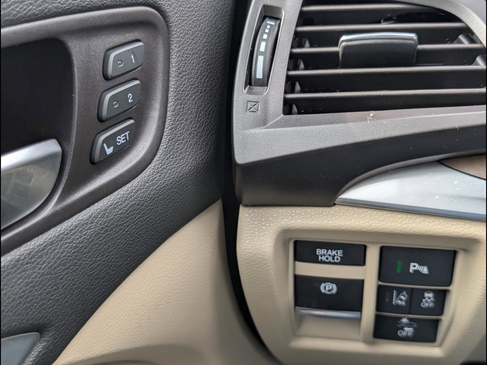 Used 2020 Acura MDX FWD w/ Technology Package image 19