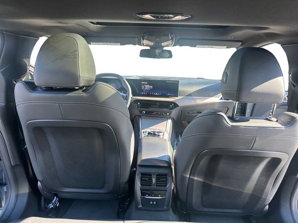 Used 2025 BMW i4 xDrive40i w/ Parking Assistance Package image 29