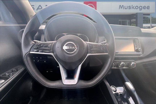 Used 2022 Nissan Kicks S FWD image 8