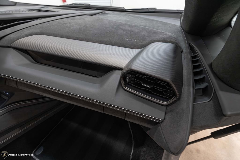 Used 2026 Lamborghini Revuelto AWD/4WD image 28
