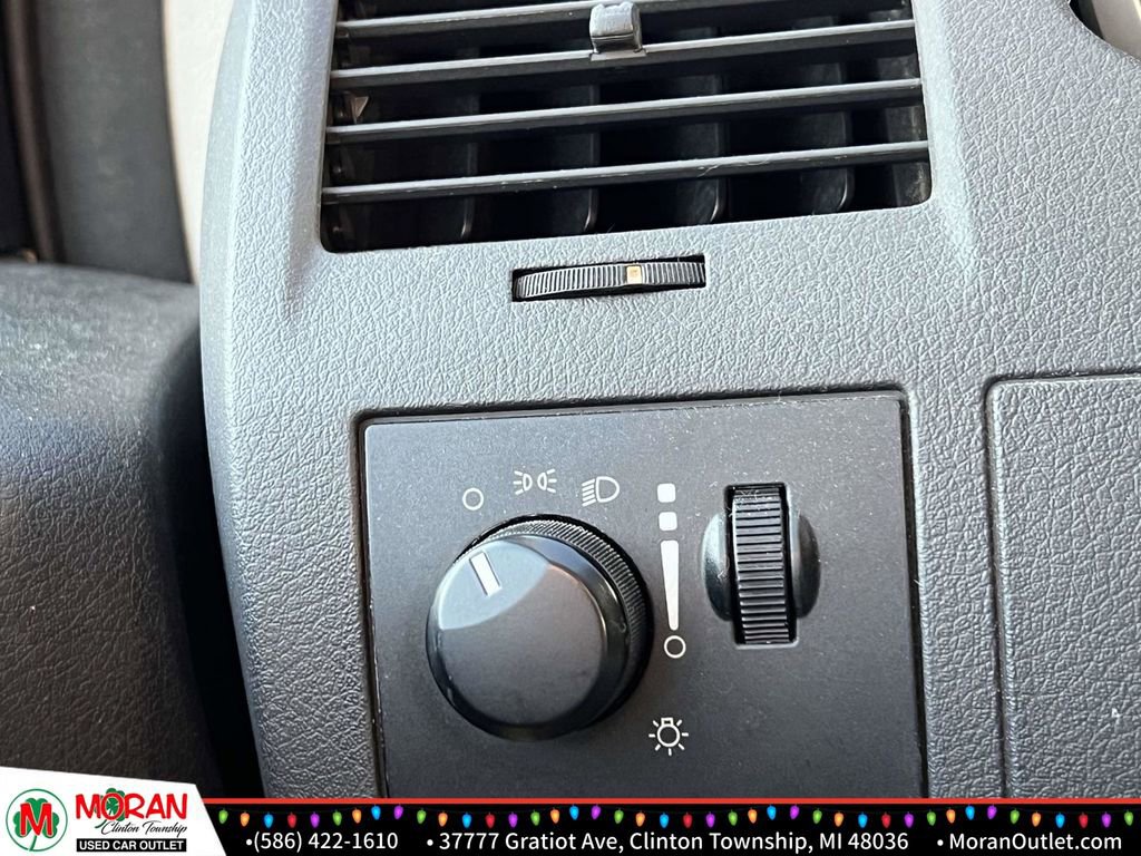 Used 2010 Dodge Grand Caravan SE image 21